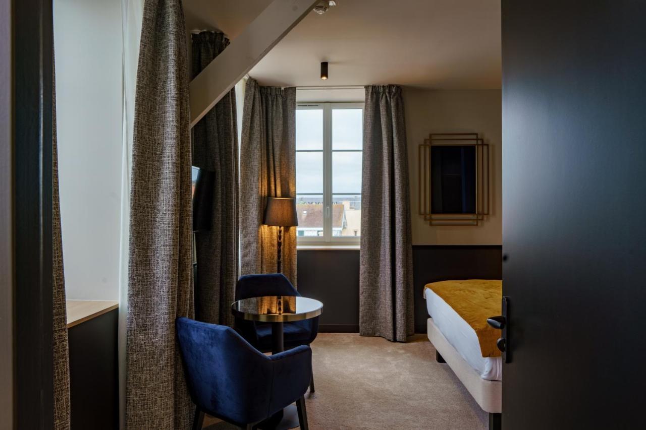 Hotel De La Plage Lion-sur-Mer Buitenkant foto